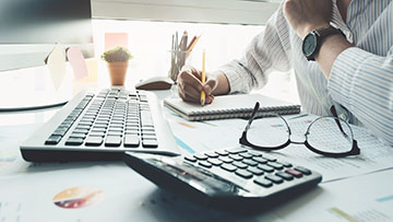 <center>Executives and C Suite Teams</center>